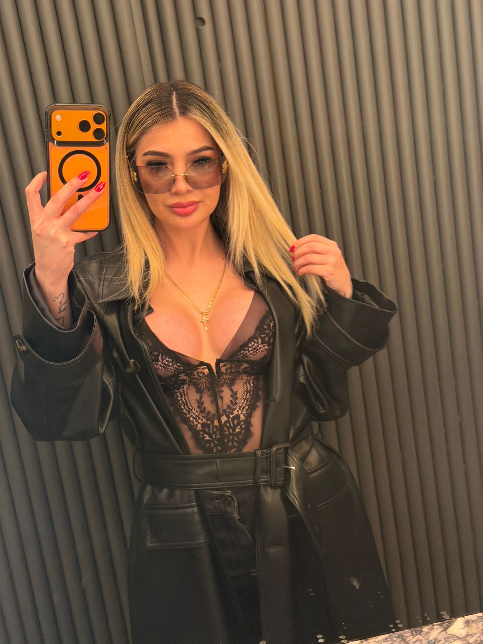 Escort - MARTINA - Ibiza Tops